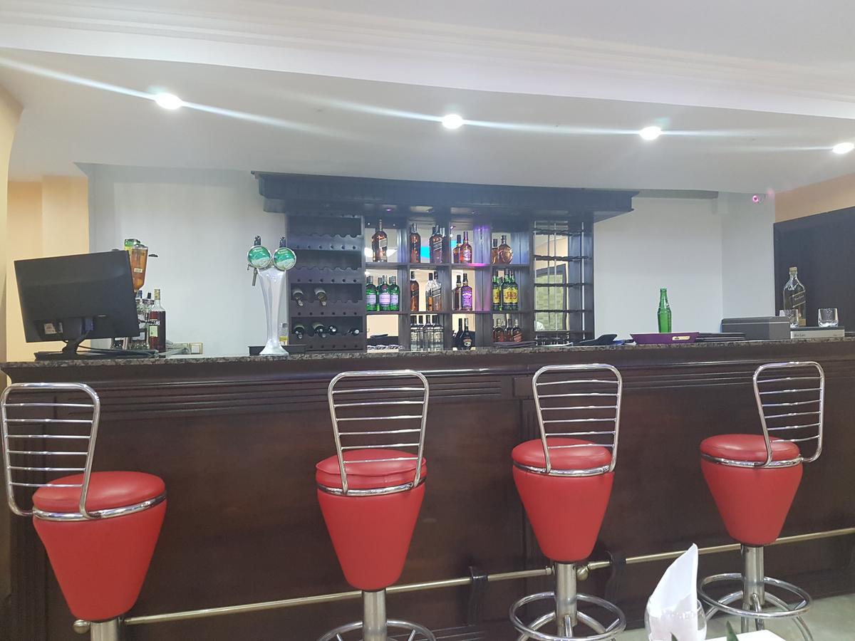 Mbayaville Hotel Douala Kültér fotó