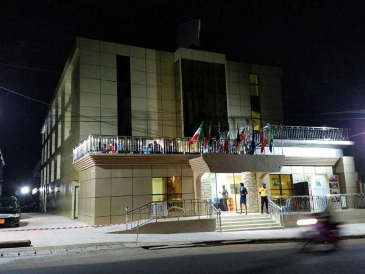 Mbayaville Hotel Douala Kültér fotó